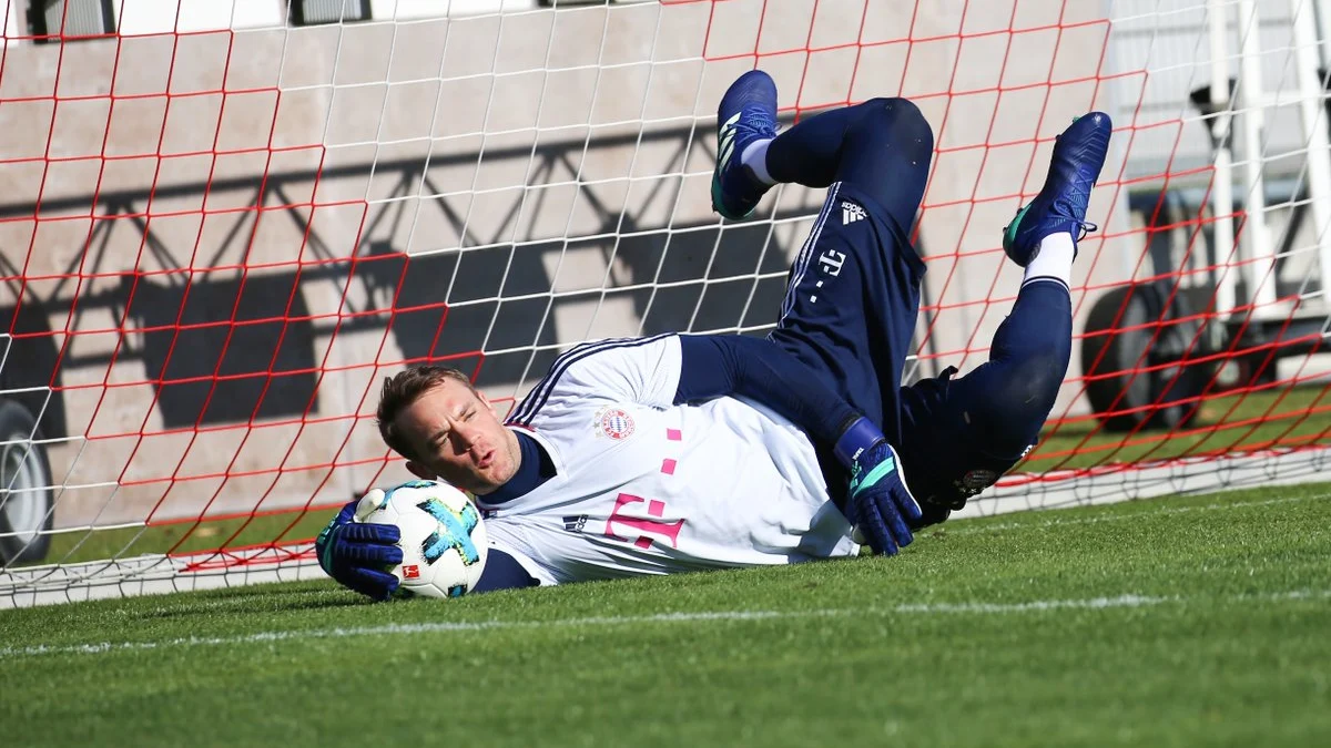 Manuel Neuer vuelve a entrenar con el Bayern