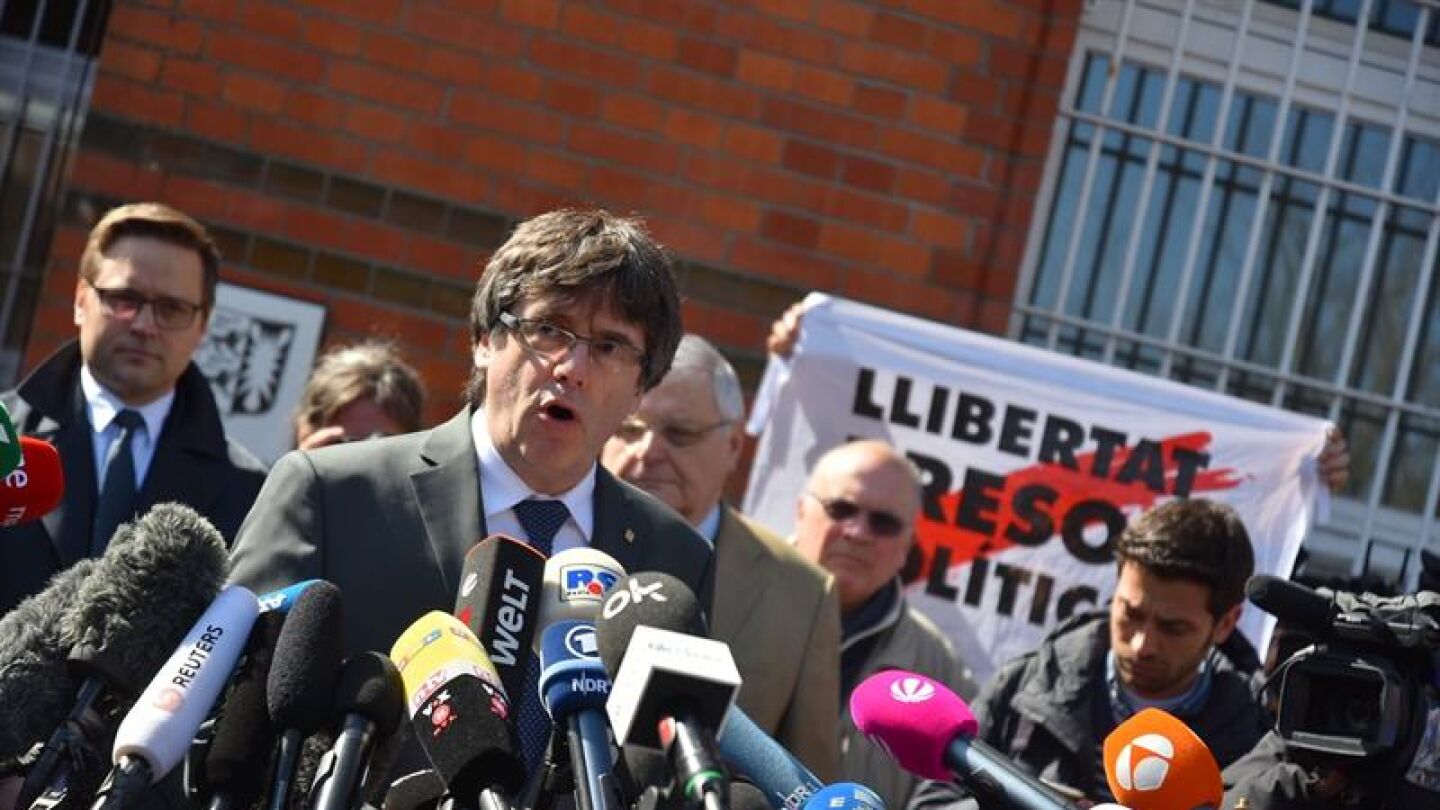 Puigdemont, a la salida de la prisi&oacute;n de Neum&uuml;nster