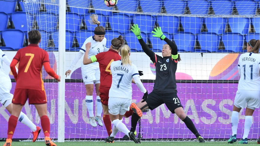 Momento del partido entre España y Finlandia