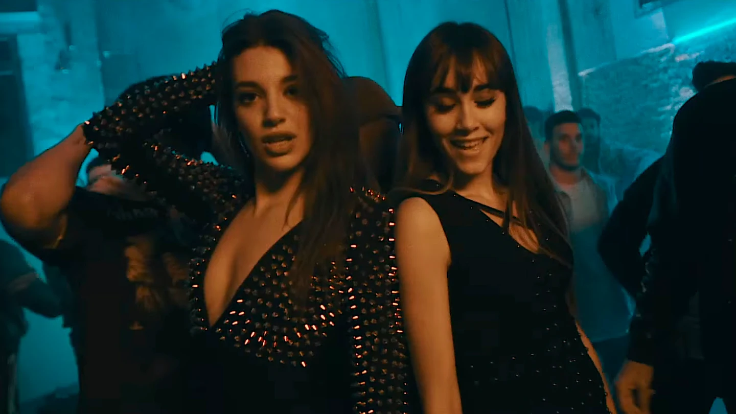 Ana Guerra y Aitana en el videoclip de 'Lo Malo' Ana Guerra y Aitana en el videoclip de 'Lo Malo'