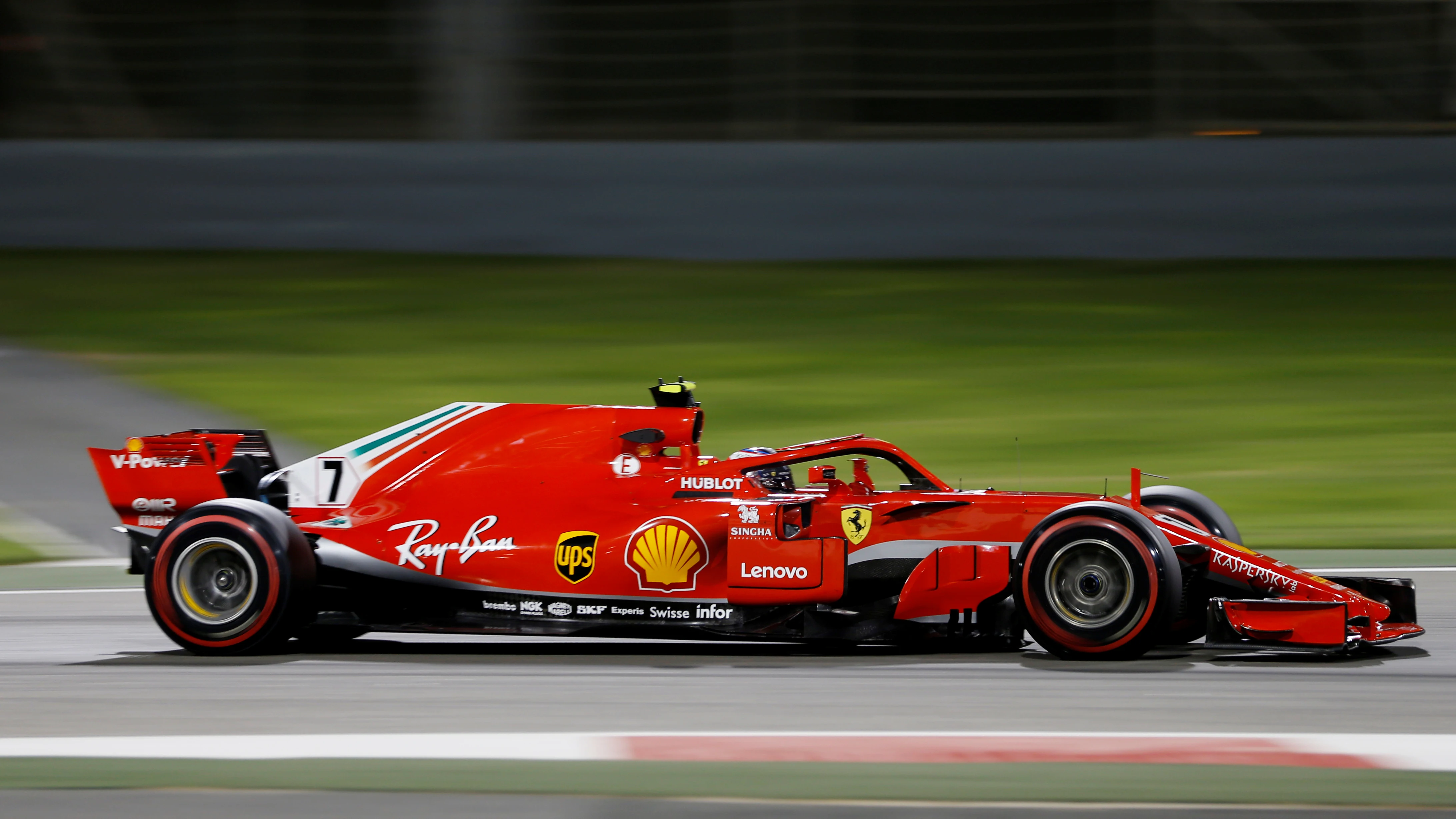 Raikkonen, rodando en el circuito de Baréin