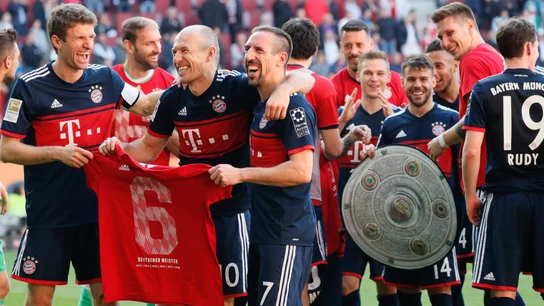 Los jugadores del Bayern celebran la Bundesliga Los jugadores del Bayern celebran la Bundesliga
