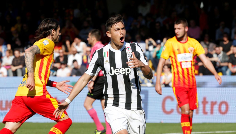 Dybala celebrando un gol al Benevento