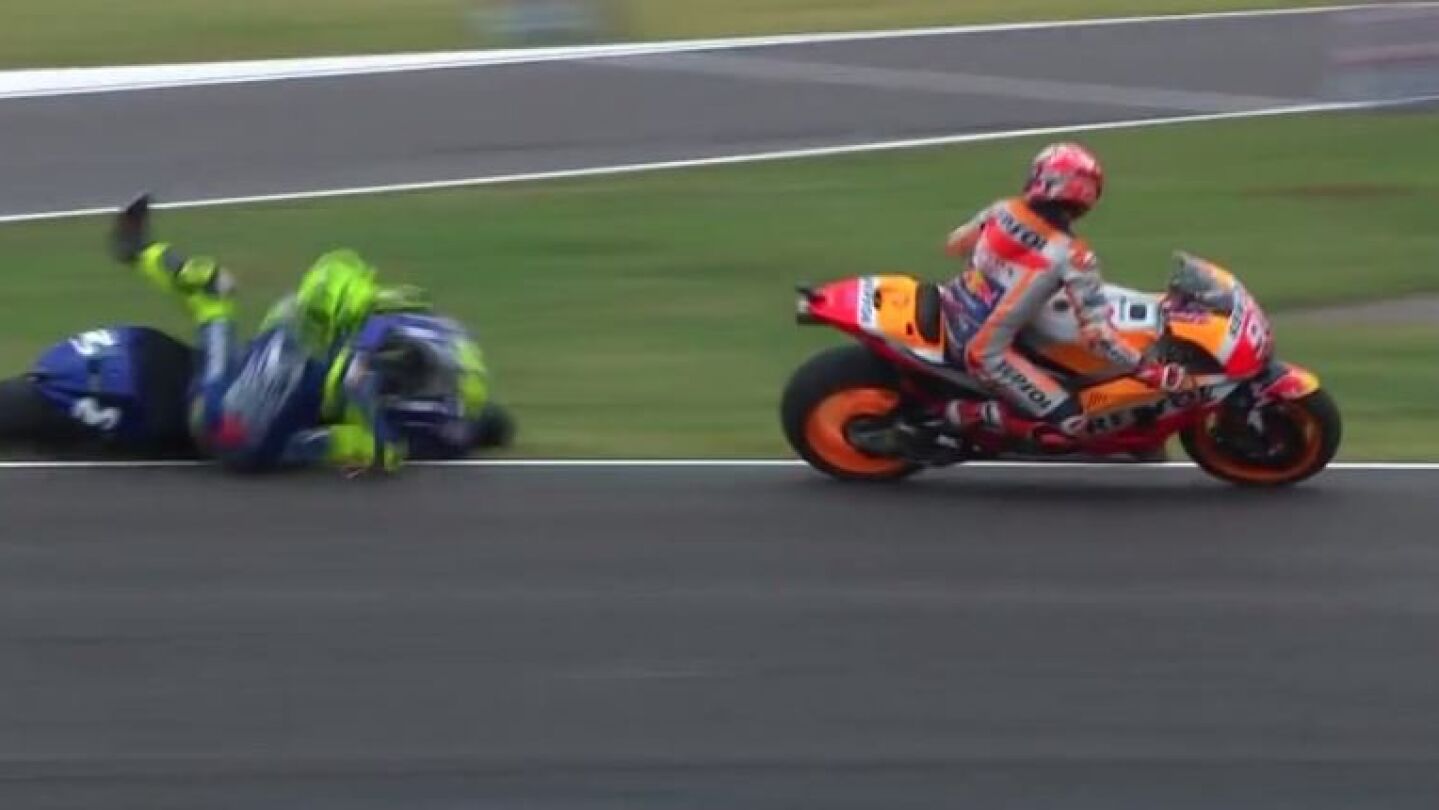 M&aacute;rquez tira a Rossi en Argentina