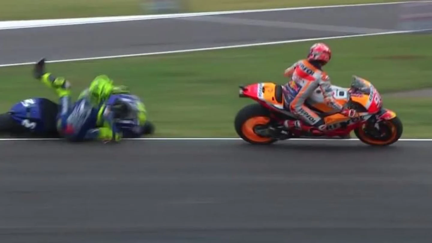 Márquez tira a Rossi en Argentina Márquez tira a Rossi en Argentina