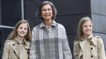 La reina Sofía y sus nietas, la princesa Leonor y la infanta Sofía