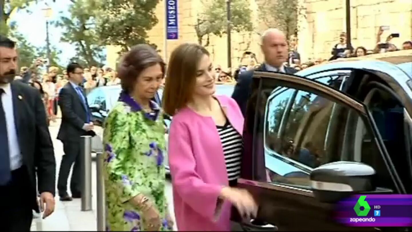 La reina Sof&iacute;a y la reina Letizia