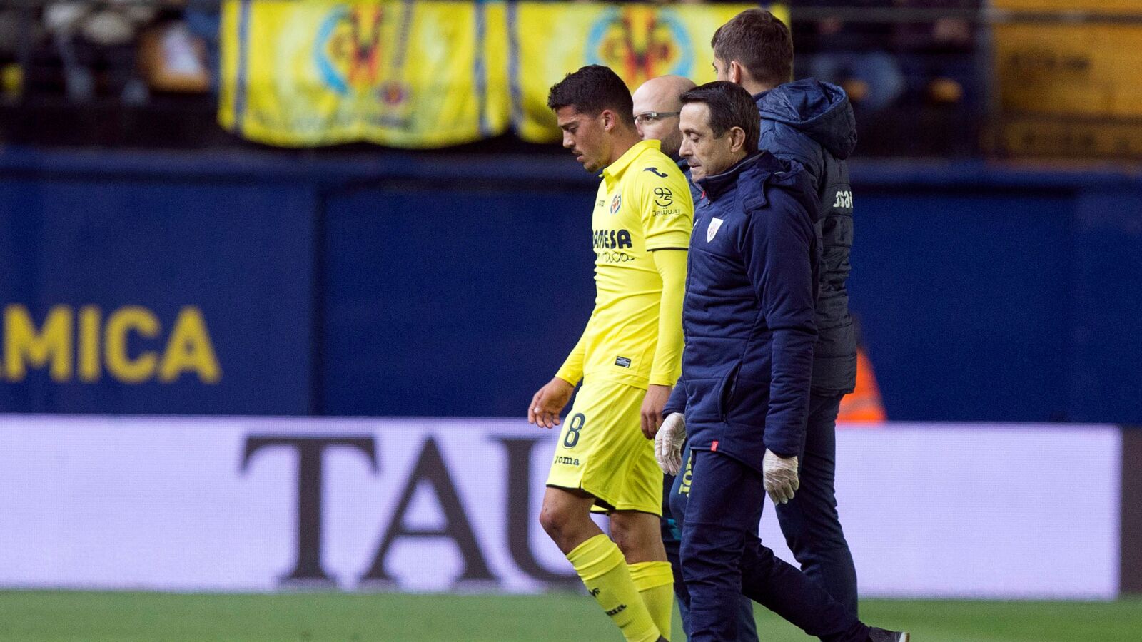 Fornals abandona el terreno de juego