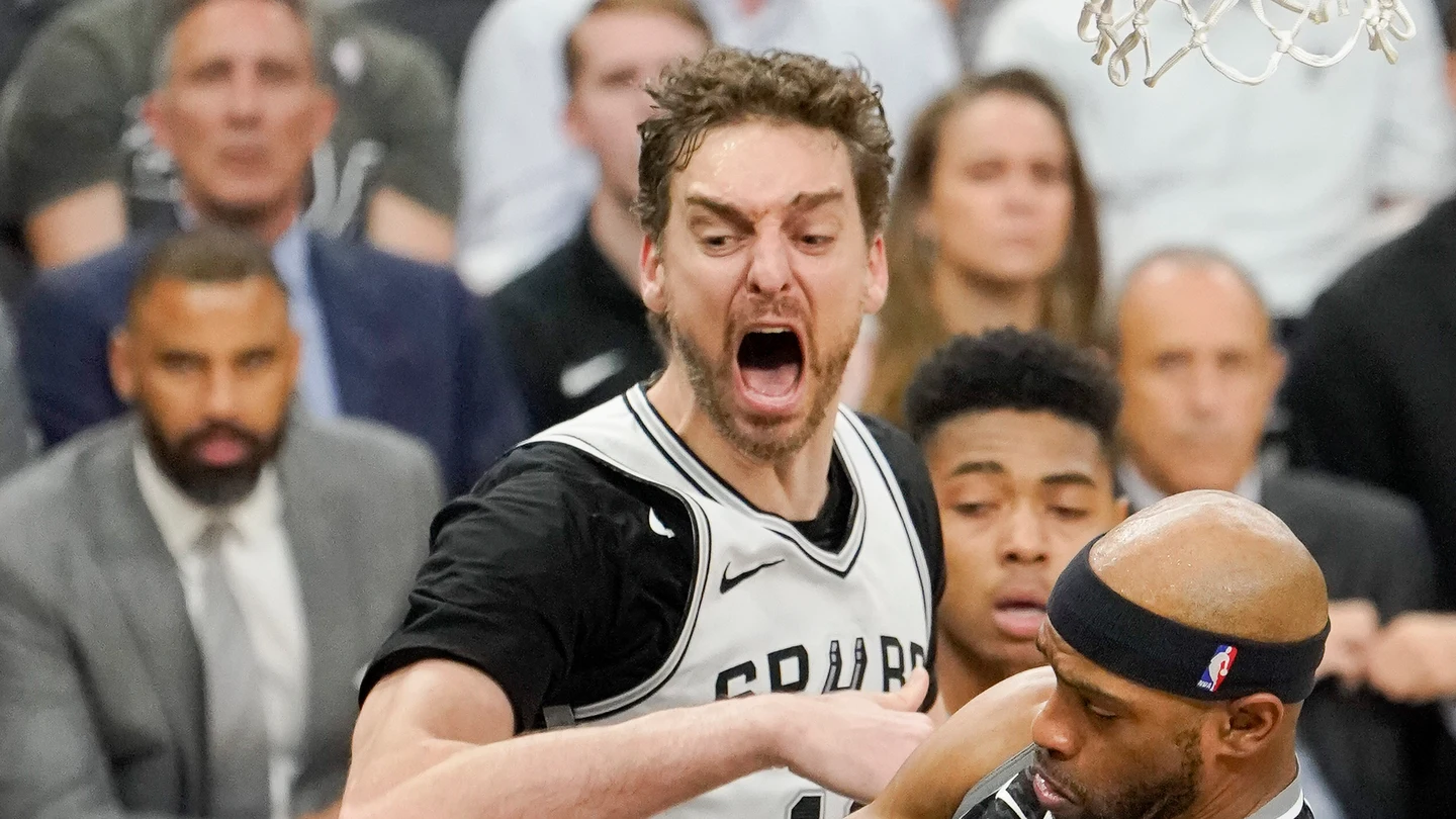 Pau Gasol, junto a Vince Carter Pau Gasol, junto a Vince Carter