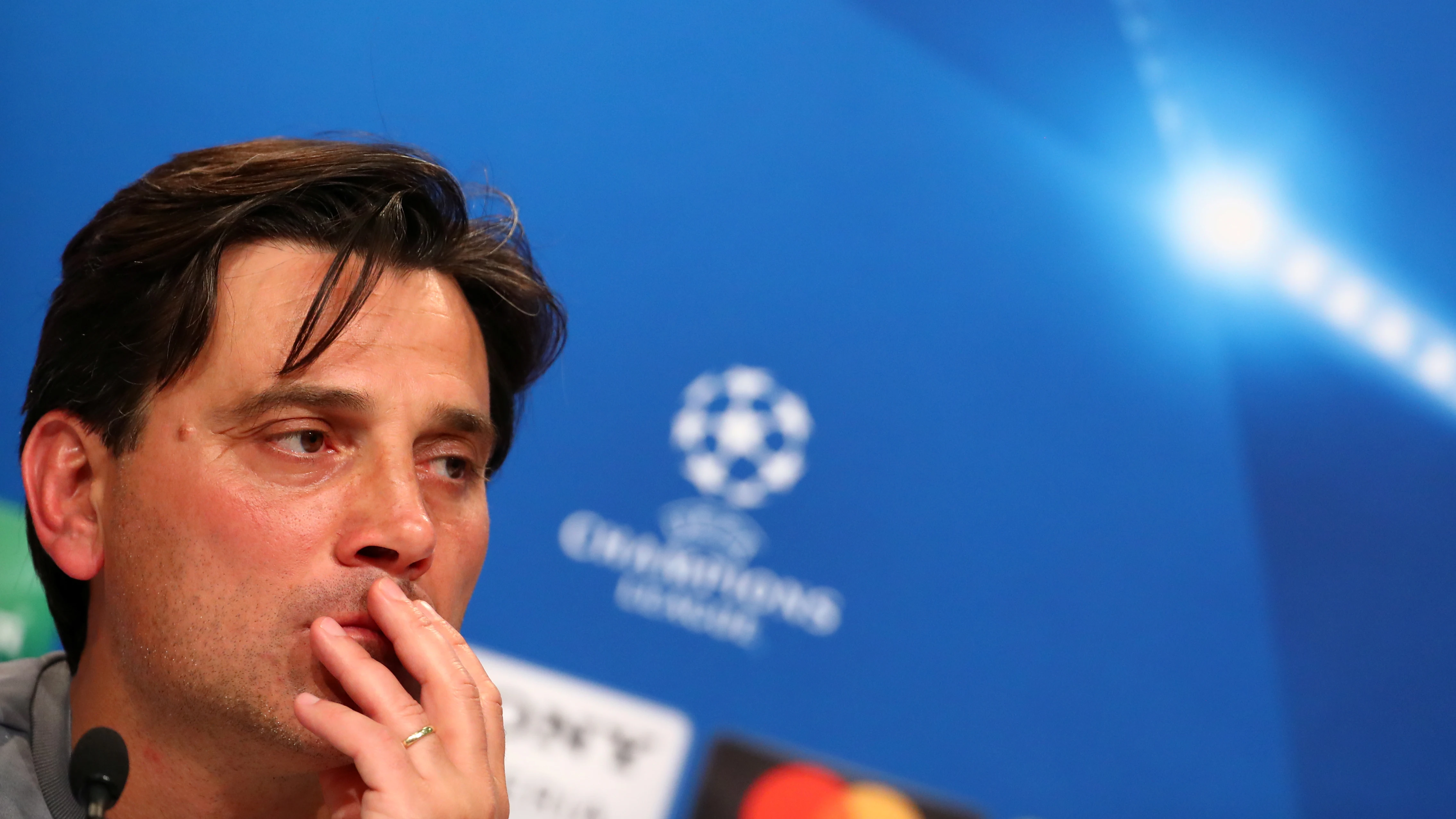 Vincenzo Montella, en rueda de prensa Vincenzo Montella, en rueda de prensa