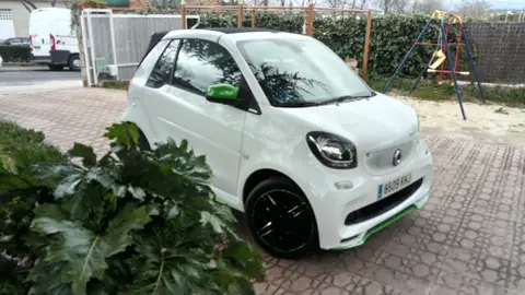 Smart fortwo ED Ushuaïa Limited Edition 2018 Smart fortwo ED Ushuaïa Limited Edition 2018