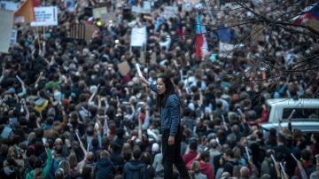 Miles de personas muestran su rechazo al primer ministro checo, Andrej Babis