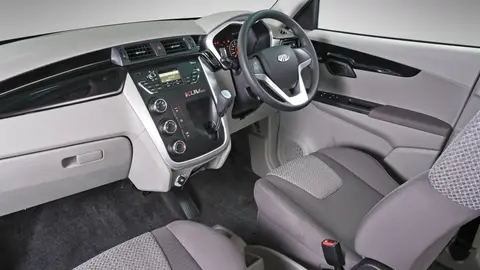 Mahindra KUV100 Mahindra KUV100