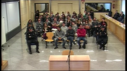 Los guardias civiles y sus parejas agredidas en Alsasua durante la declaración Los guardias civiles y sus parejas agredidas en Alsasua durante la declaración
