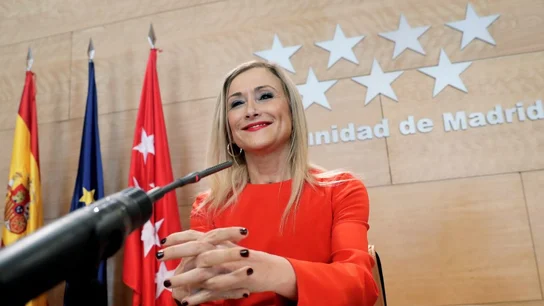 Cristina Cifuentes ante los medios de comunicación Cristina Cifuentes ante los medios de comunicación