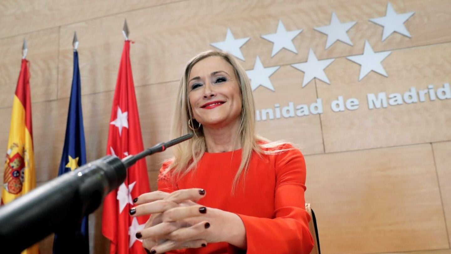 Cristina Cifuentes ante los medios de comunicaci&oacute;n