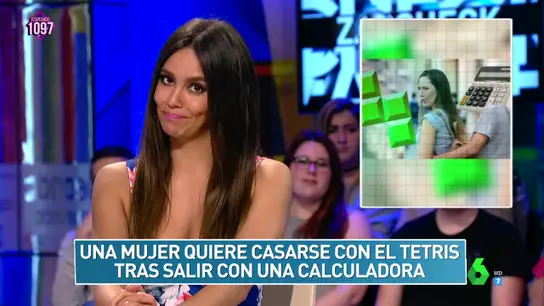 Cristina Pedroche y su Zapcheck Cristina Pedroche y su Zapcheck