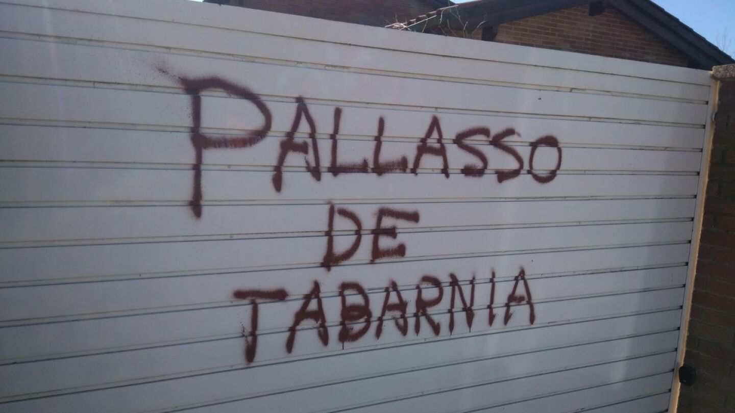 Las pintadas en casa de Tom&aacute;s Guasch