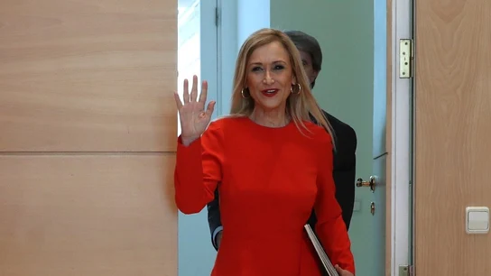 Cristina Cifuentes antes de su rueda de prensa Cristina Cifuentes antes de su rueda de prensa