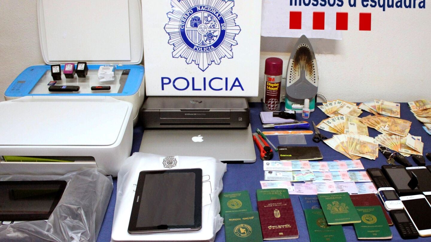 Desarticulan una organizaci&oacute;n que suplantaba identidades en examen del carn&eacute; de conducir