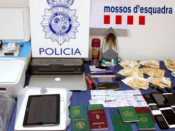 Desarticulan una organización que suplantaba identidades en examen del carné de conducir Desarticulan una organización que suplantaba identidades en examen del carné de conducir