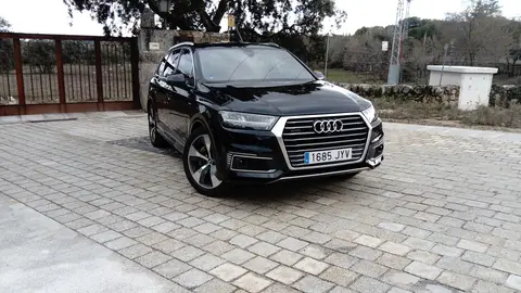 Audi Q7 e-tron Quattro Audi Q7 e-tron Quattro