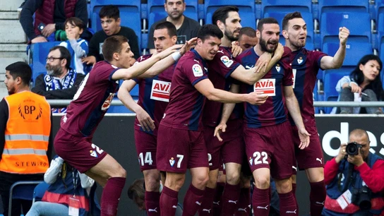 Los jugadores del Eibar celebran el gol de Lombán contra el Espanyol Los jugadores del Eibar celebran el gol de Lombán contra el Espanyol