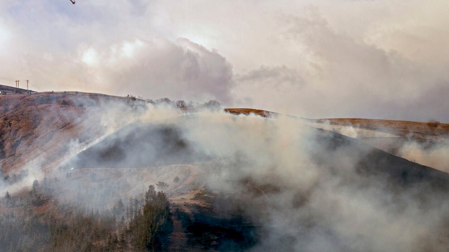Imagen de archivo de un incendio en Cantabria