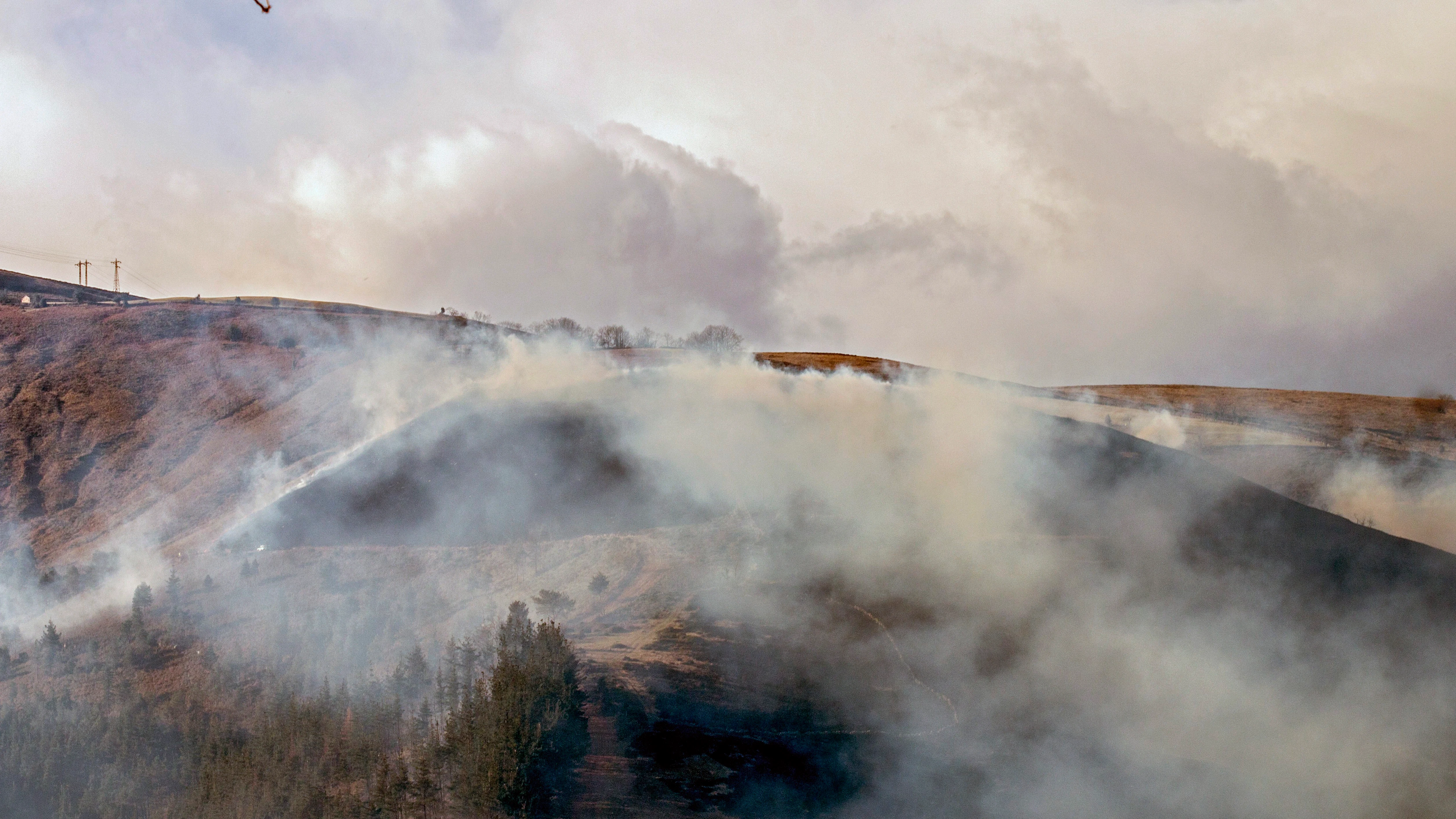 Imagen de archivo de un incendio en Cantabria