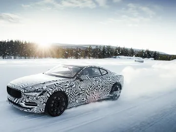 El Polestar 1 nos enamora con sus movimientos sobre la nieve sueca El Polestar 1 nos enamora con sus movimientos sobre la nieve sueca