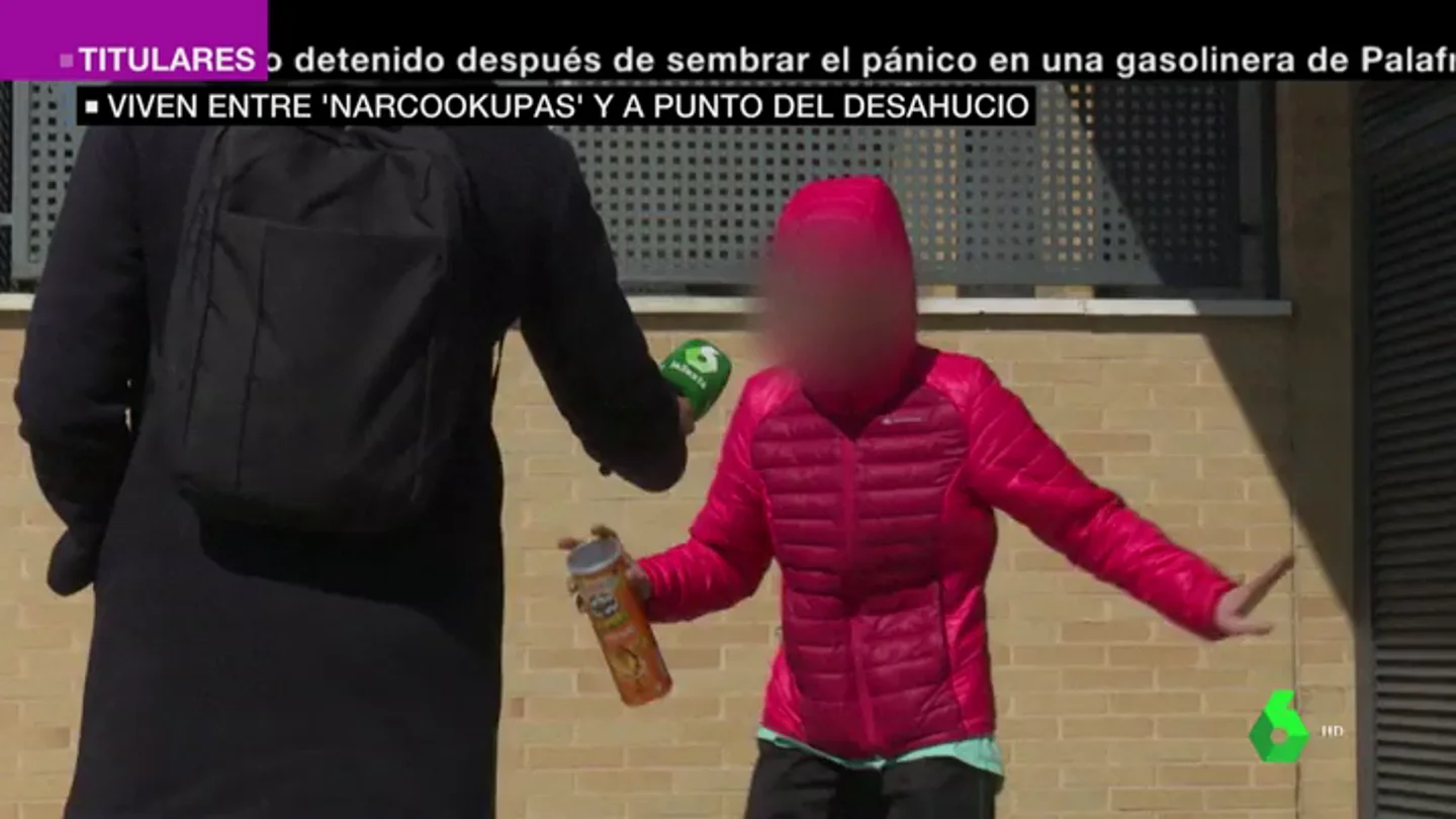 Una persona llega al narcopiso de Valladolid Una persona llega al narcopiso de Valladolid