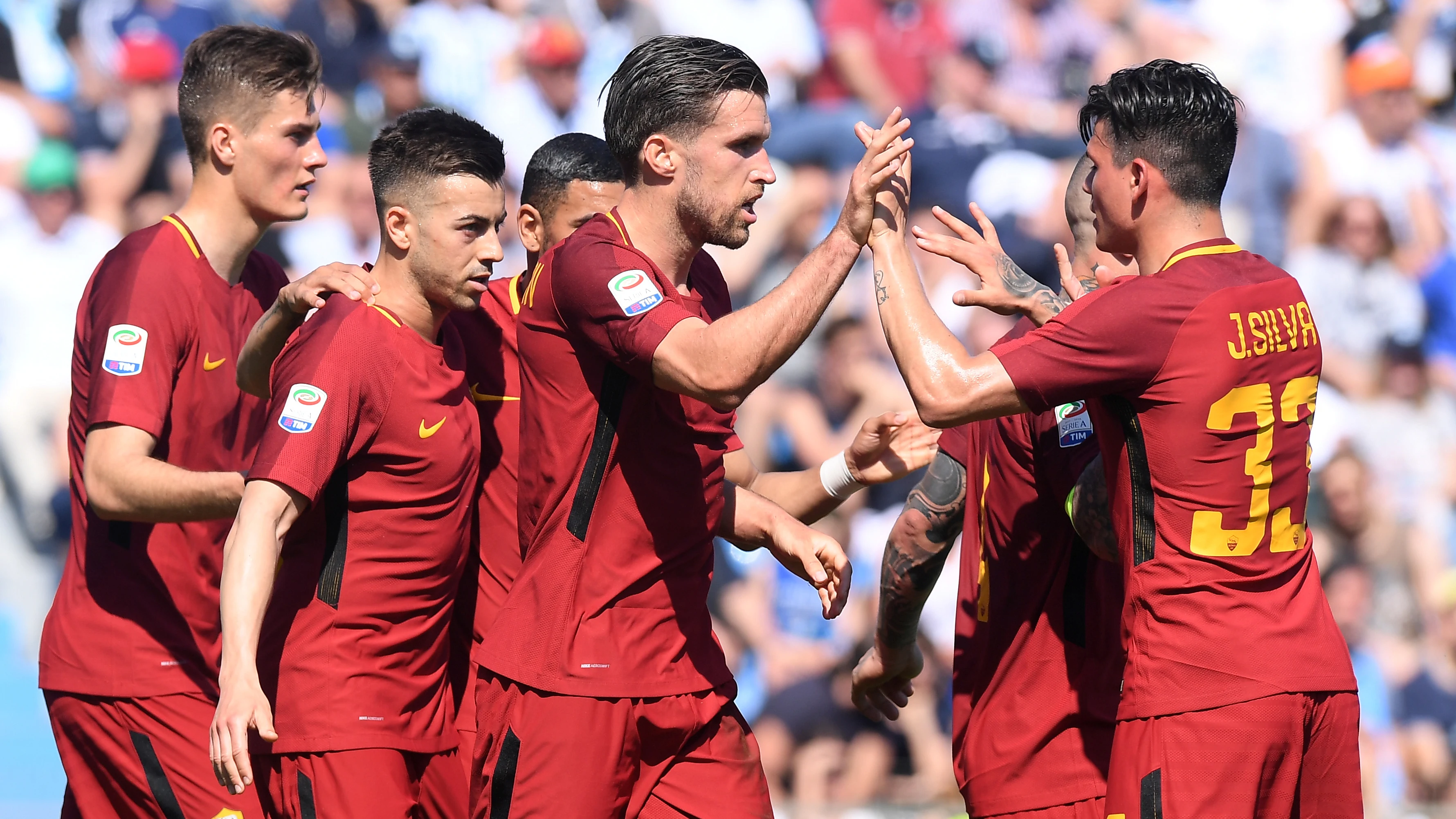 La roma celebrando un gol