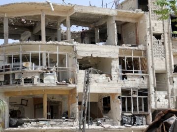 Vista de un edificio en ruinas en la localidad de Duma Vista de un edificio en ruinas en la localidad de Duma