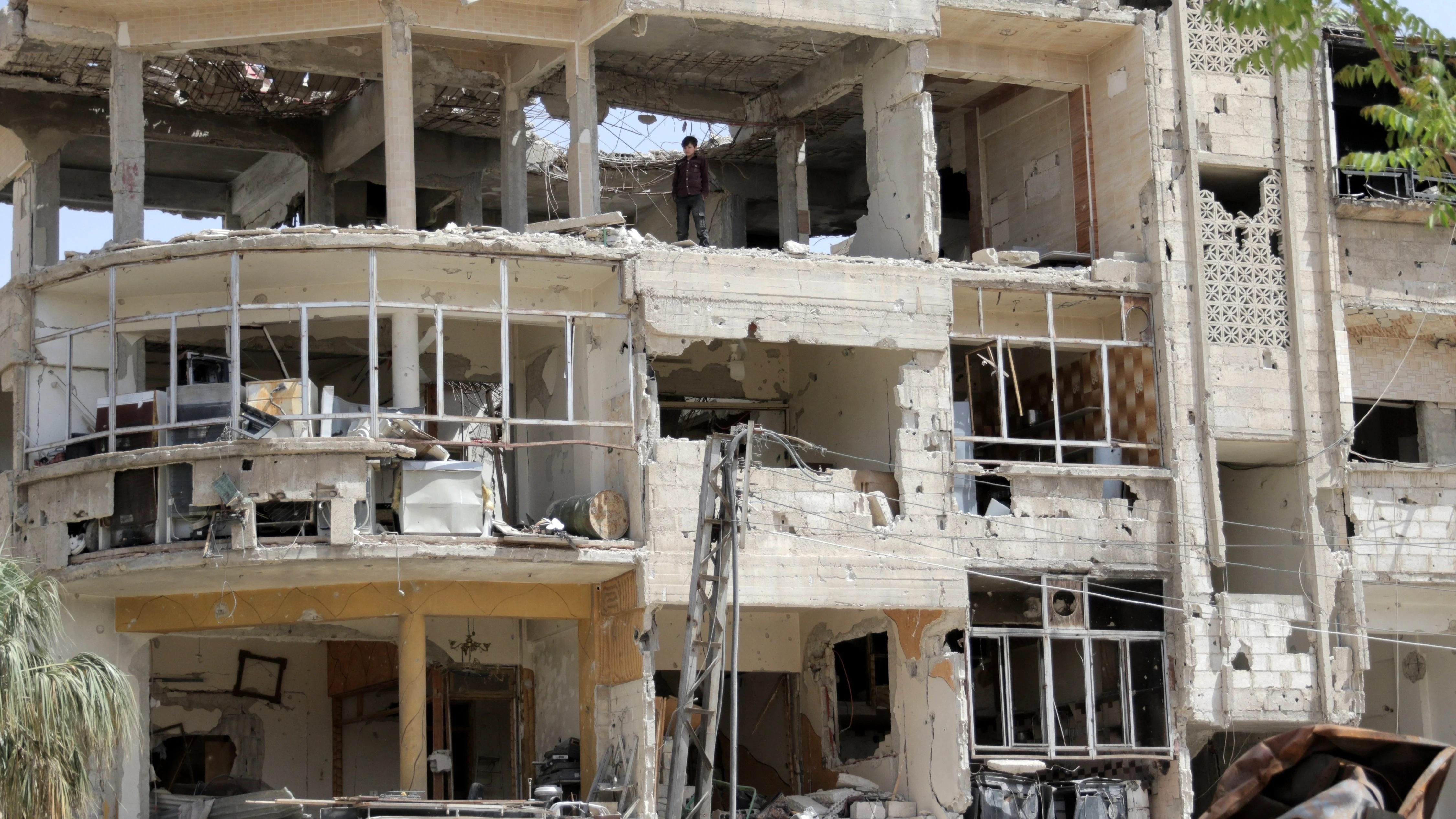 Vista de un edificio en ruinas en la localidad de Duma