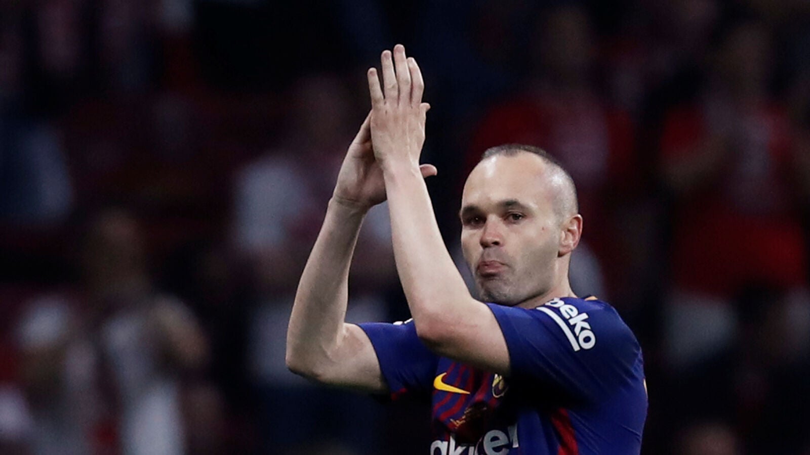 Iniesta al ser sustitu&iacute;do