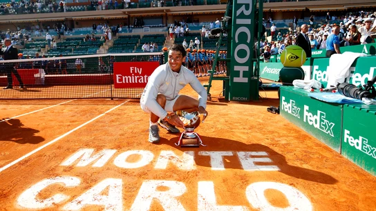 Nadal, con su 11º trofeo de campeón de Montecarlo Nadal, con su 11º trofeo de campeón de Montecarlo