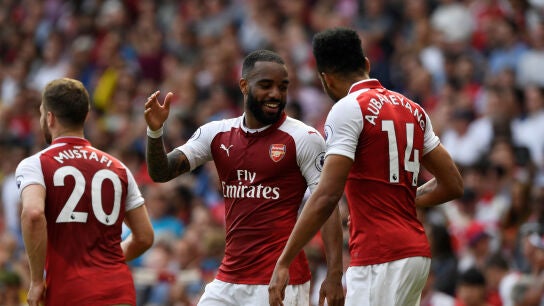Lacazette celebrando un gol
