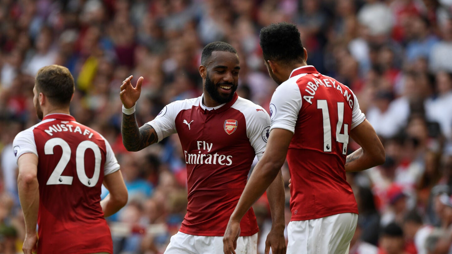 Lacazette celebrando un gol