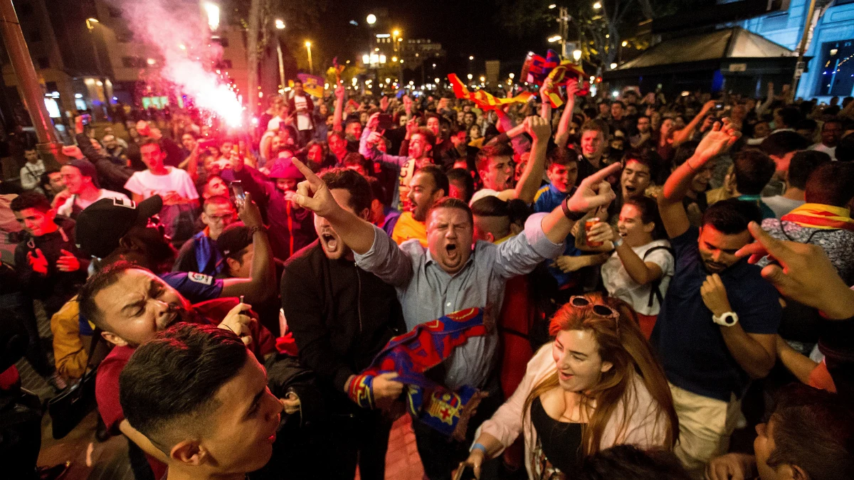 Aficionados del Barcelona, en Canaletas