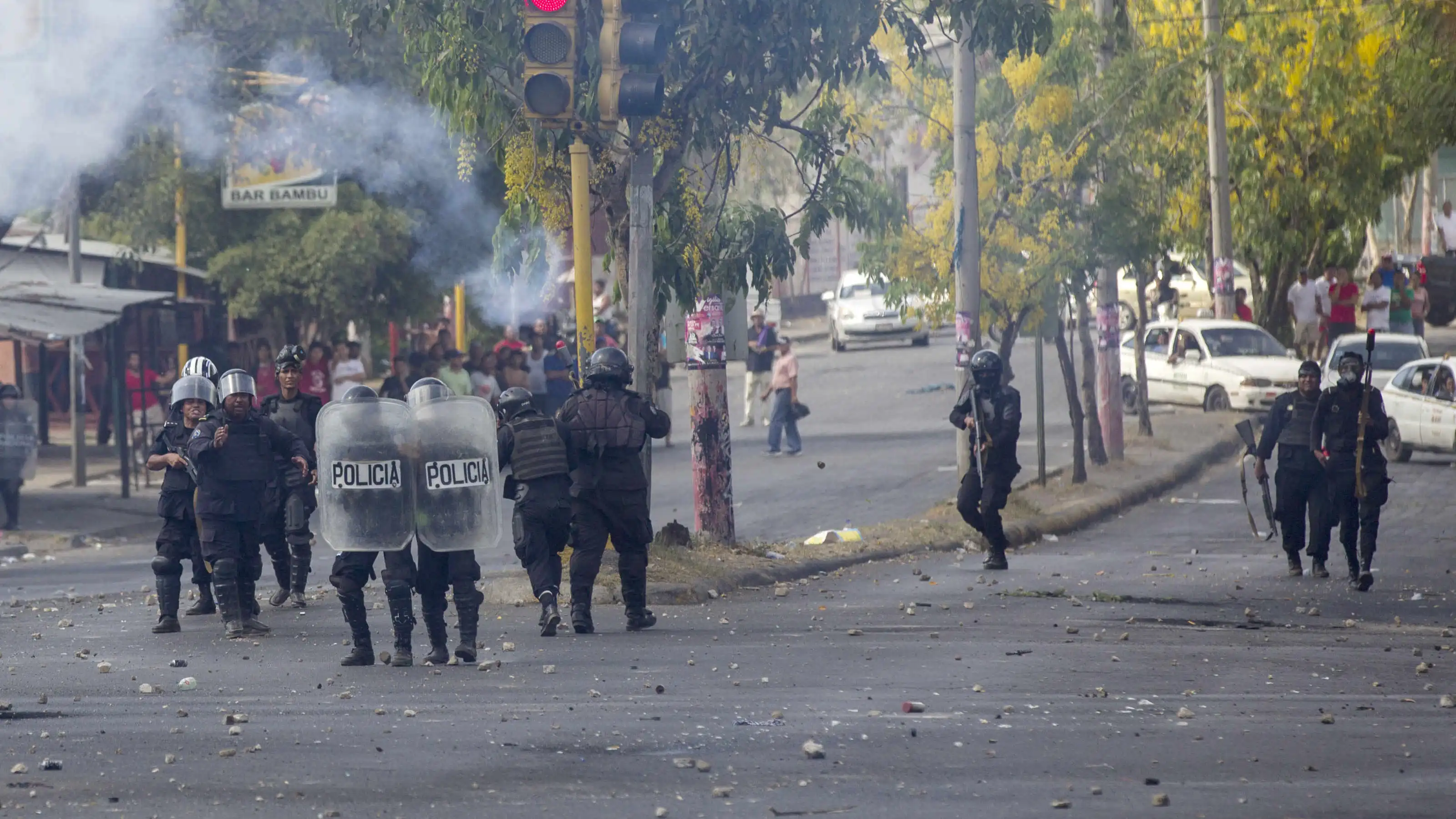 Varios agente antidisturbios en Nicaragua