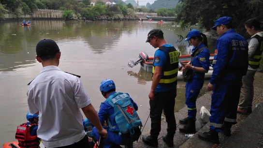 17 fallecidos por el hundimiento de un 'barco dragón' 17 fallecidos por el hundimiento de un 'barco dragón'