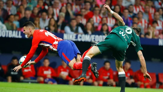 Lucas, al suelo Lucas, al suelo