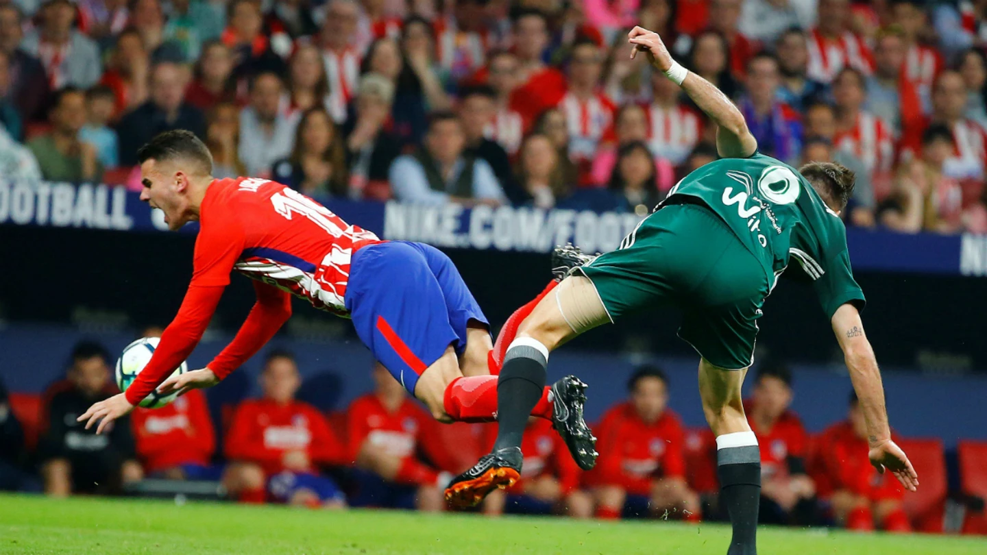 Lucas, al suelo Lucas, al suelo