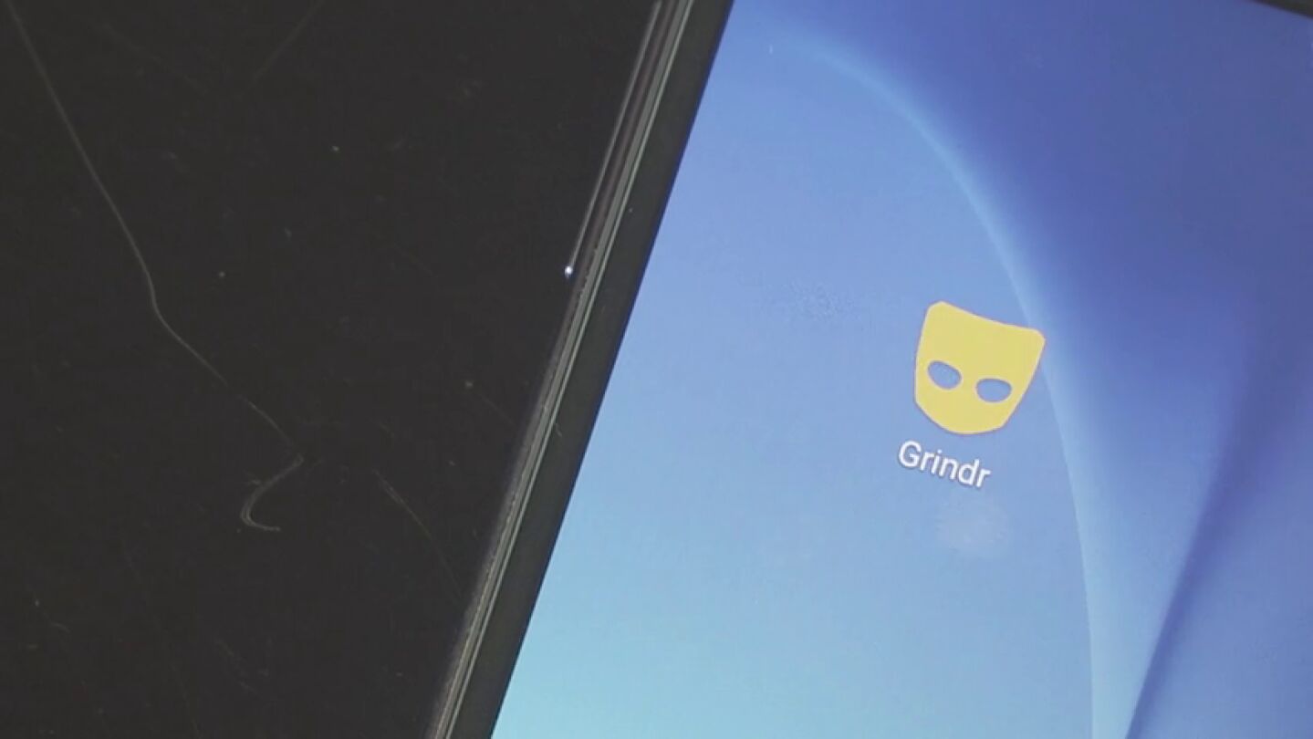 Sin un sospechoso claro y sin arma del crimen: esto es lo que sabe hasta ahora la polic&iacute;a sobre el asesino de Grindr