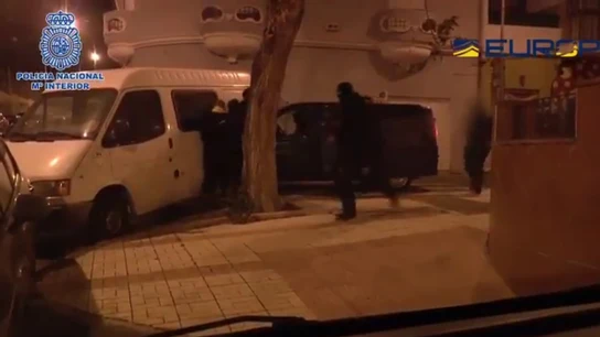 Imagen de la detención del marido de una buscada yihadista Imagen de la detención del marido de una buscada yihadista