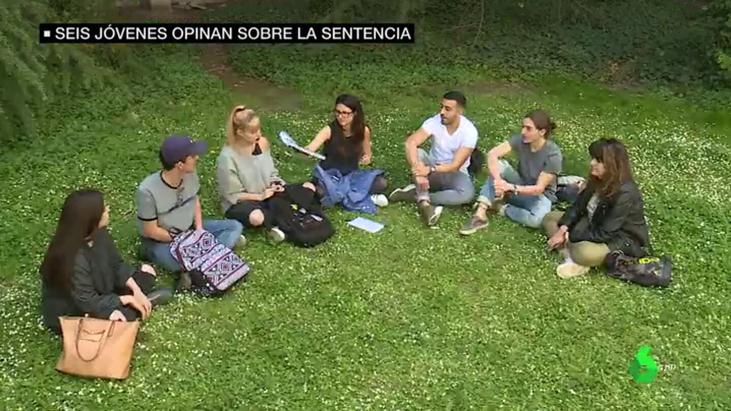 De cuestionar la condena a pedir respeto: la opini&oacute;n de seis j&oacute;venes sobre la sentencia a 'La Manada'