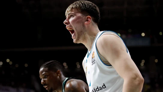 Doncic celebra su canasta ante el Panathinaikos Doncic celebra su canasta ante el Panathinaikos