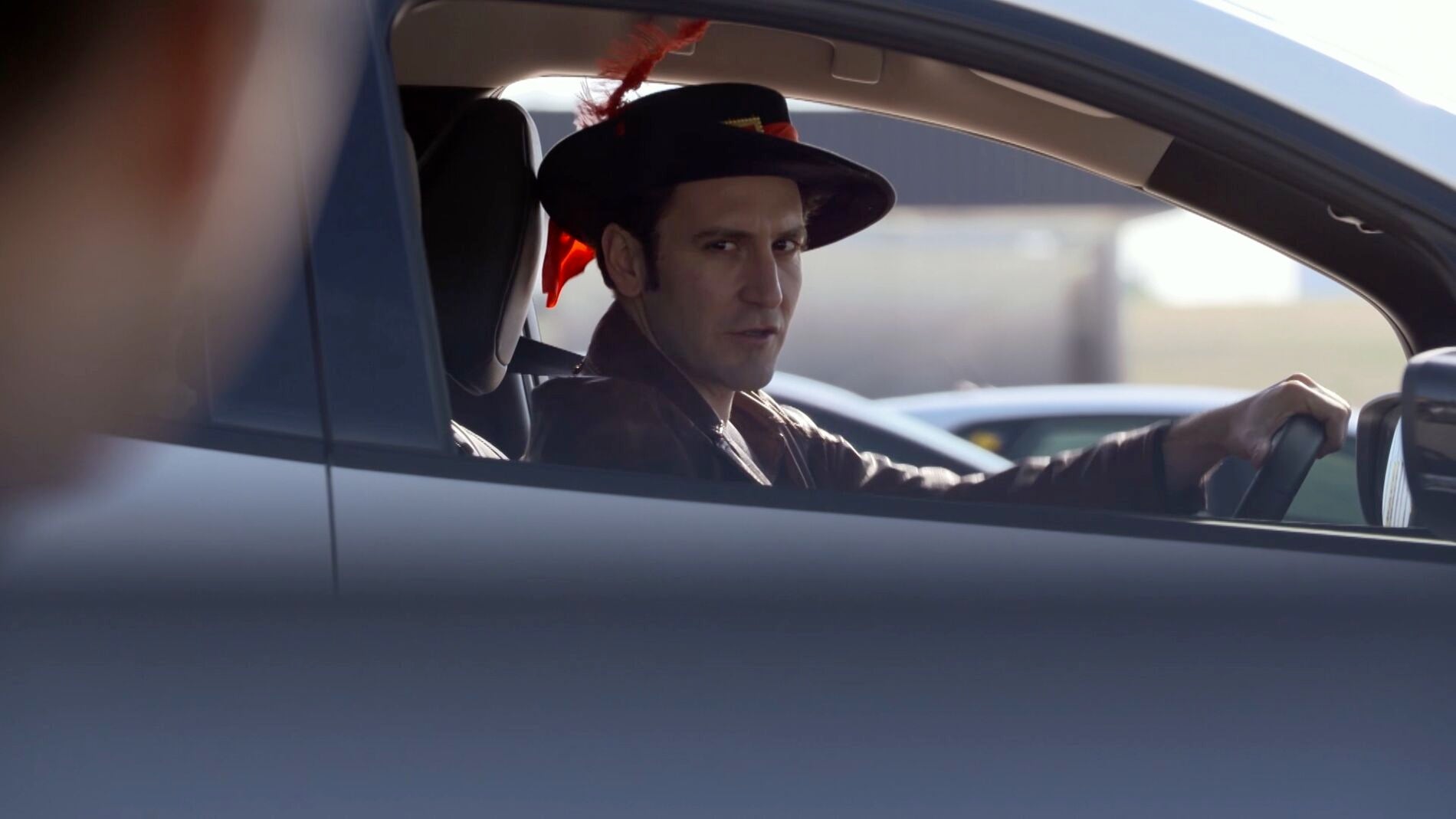 &Aacute;lex Gadea conduciendo uno de los coches durante el programa 