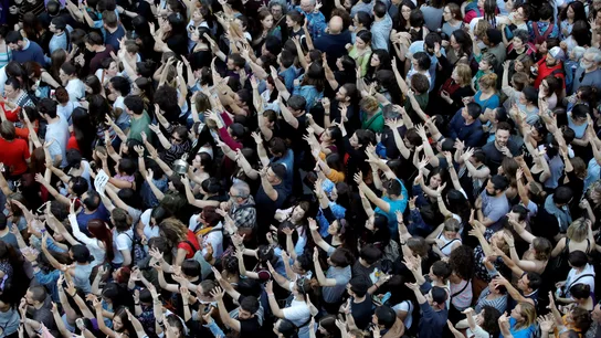 Miles de personas asisten a la concentración convocada por colectivos feministas Miles de personas asisten a la concentración convocada por colectivos feministas
