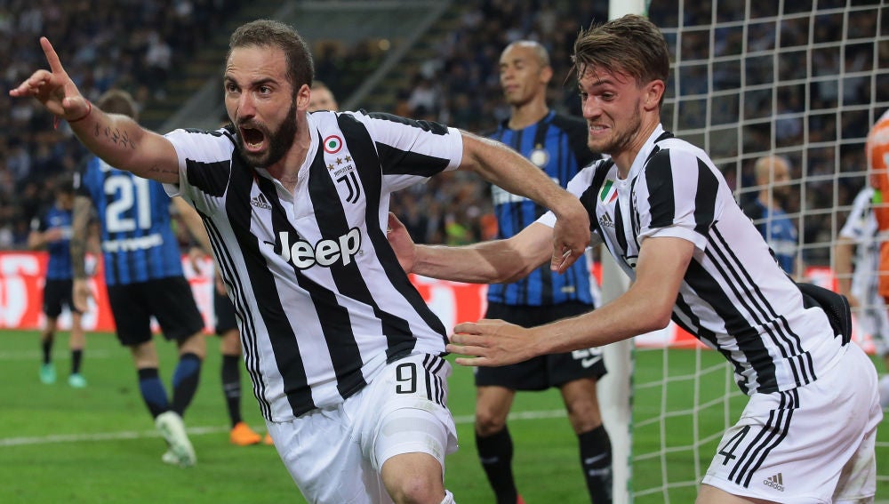 Higuaín celebra su gol decisivo con la Juventus